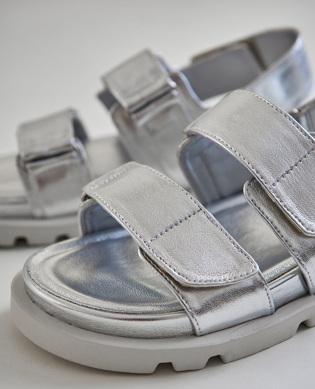 SILVERY SANDALS