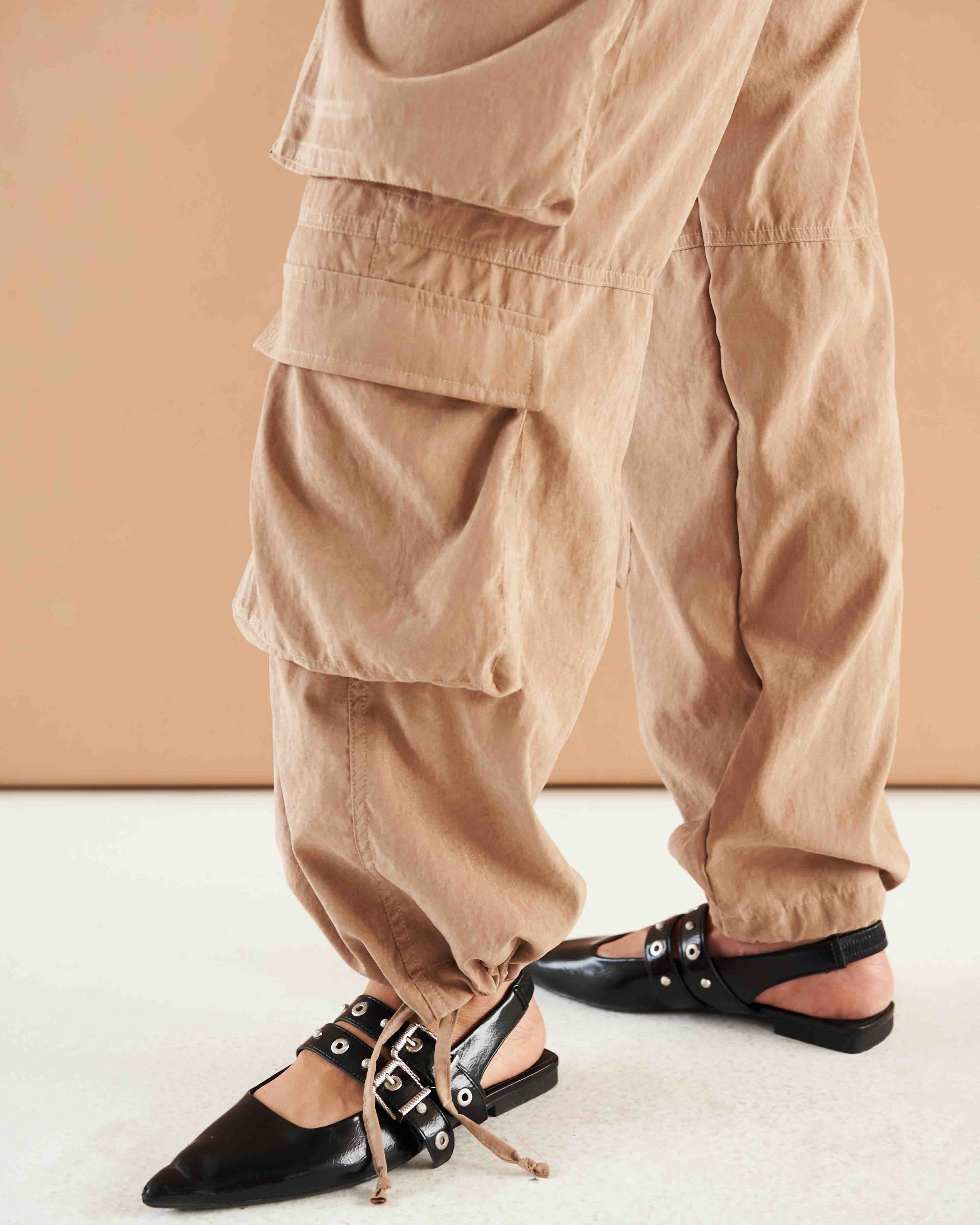 COFFEE PARACHUTE PANTS