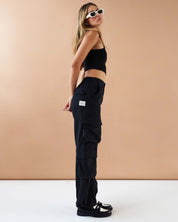 BLACK PARACHUTE PANTS