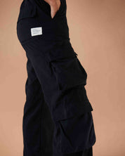 BLACK PARACHUTE PANTS